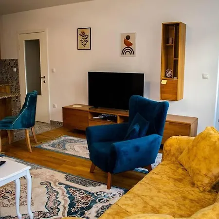 Moderan I Udoban Stan Sa Divnim Pogledom. Vranješ