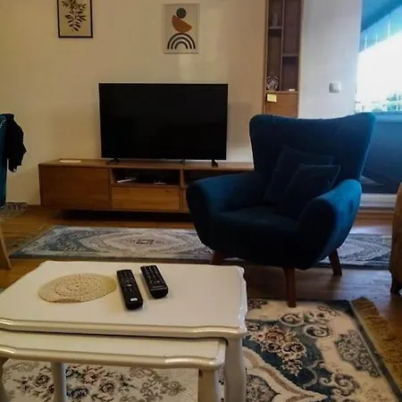アパート Moderan I Udoban Stan Sa Divnim Pogledom. Vranješ